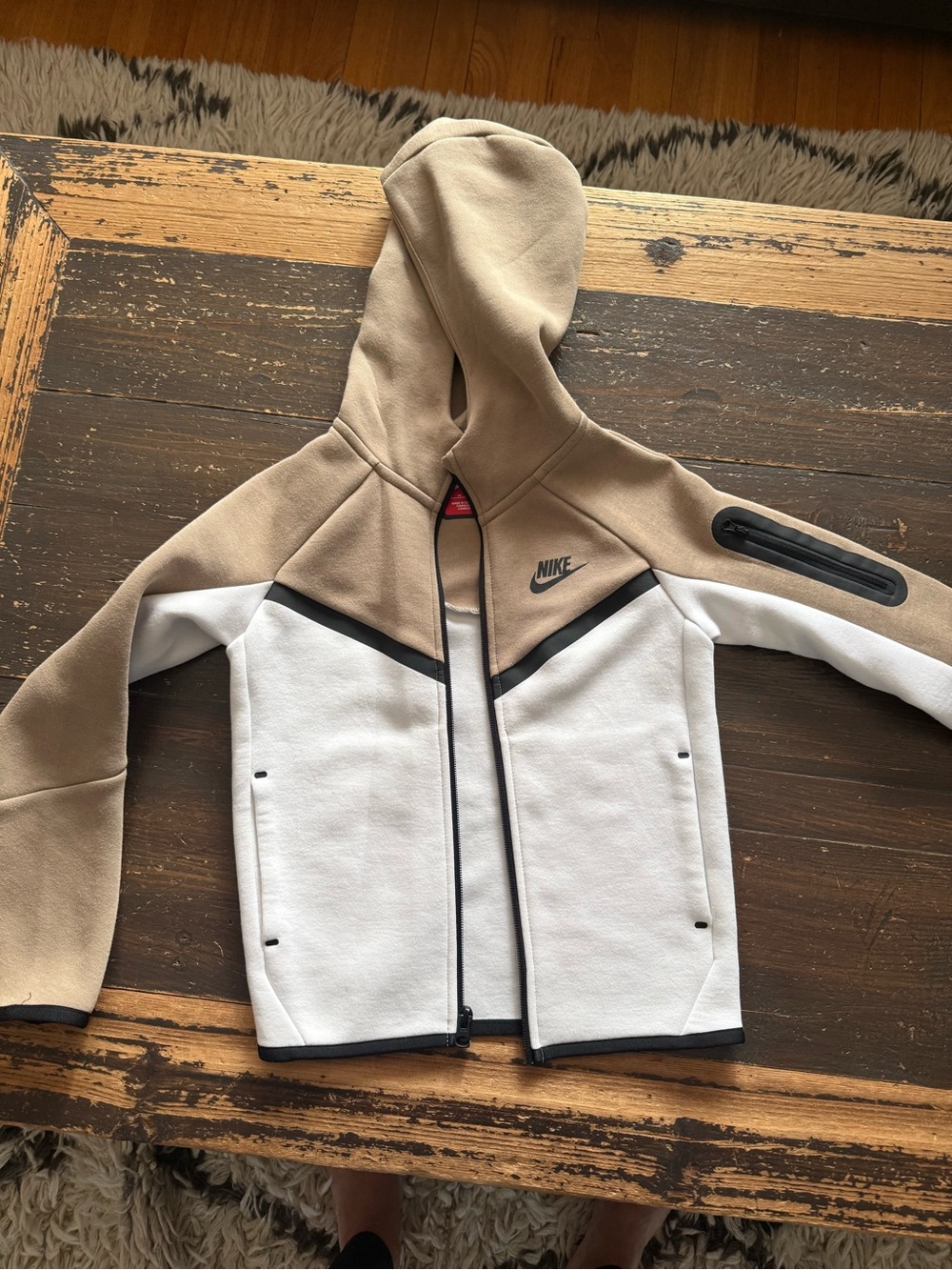 Nike tech size xs youth two-Tone Hooded hoodie- Tan & White